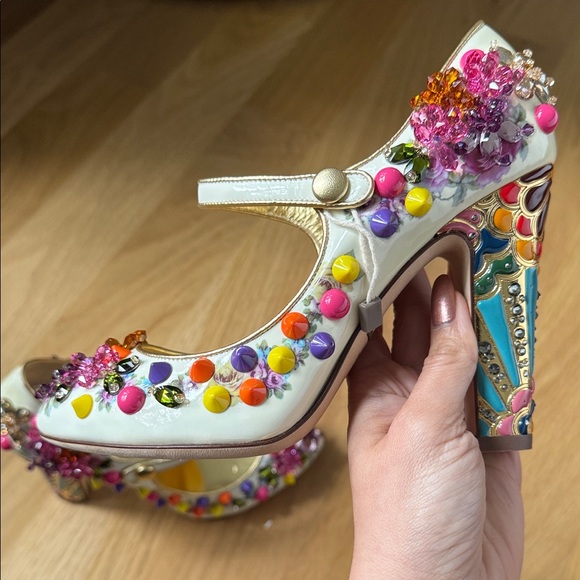 Dolce & Gabbana Patent Leather Crystal Colorful Embellishments D’Orsay Pumps - Picture 16 of 16